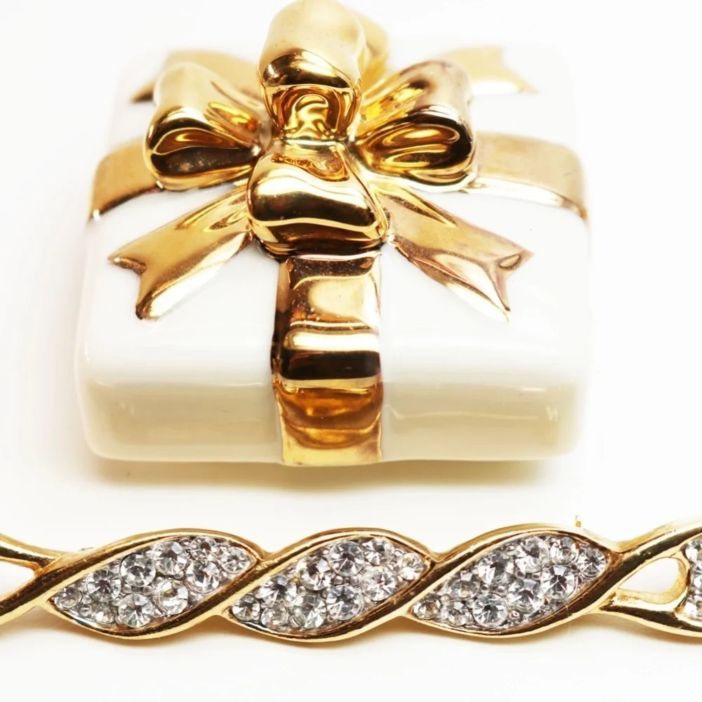 80s TRIFARI Gold & Austrian Crystal Brooch/Tie Pin